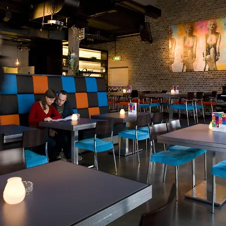 מלון Boetiek Plein Vijf 4*