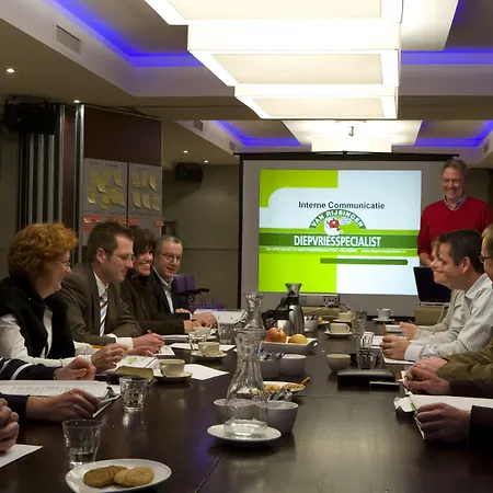 Boetiek Plein Vijf מלון דורנה