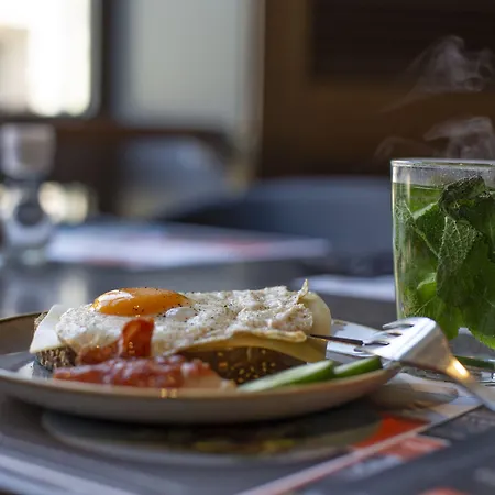 מלון Boetiek Plein Vijf 4*